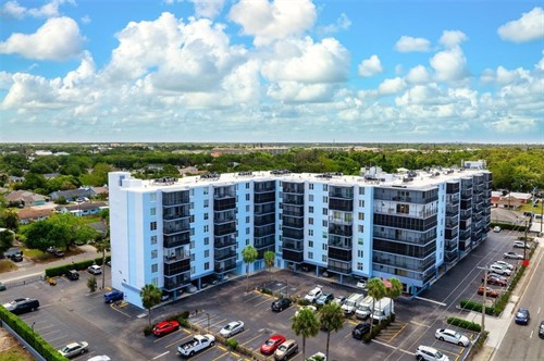 2901 26th St W Apt 303,  Bradenton, FL 34205