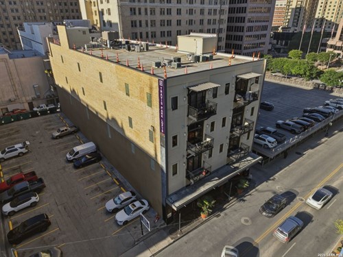 214 E Travis St Apt 205,  San Antonio, TX 78205