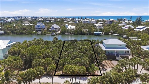 70 Palm Dr,  Placida, FL 33946