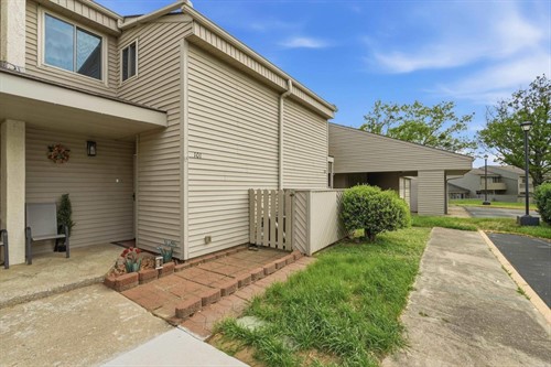 135 Hillview Dr Apt 101,  Fairfield Bay, AR 72088