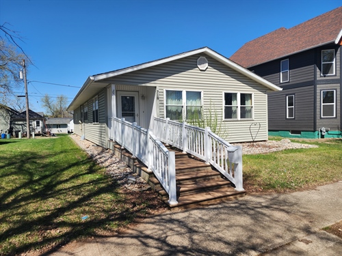 718 2nd St,  Ida Grove, IA 51445