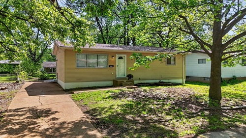 272 Elmdale Drive,  Ferguson, MO 63135