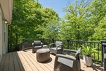Upper deck