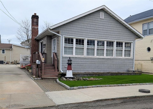 150 Beach 3 Street,  Far Rockaway, NY 11691