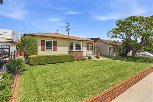3747 Arboleda St.,  Pasadena, CA 91107