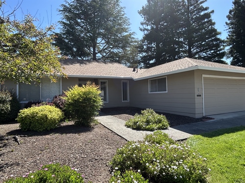 6589 Meadowridge Drive,  Santa Rosa, CA 95409