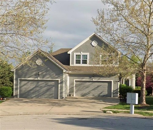 7317 Silverheel St,  Shawnee, KS 66227