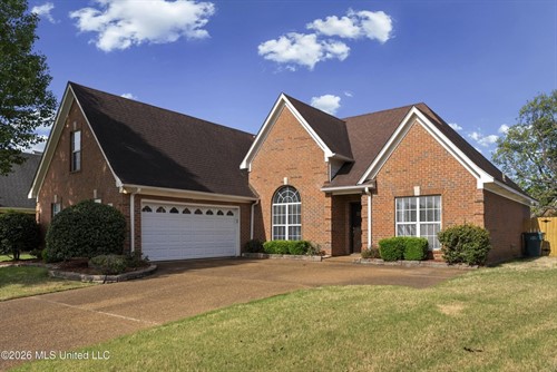 8949 W Bent Grass Loop,  Southaven, MS 38671