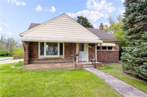 25346 Fairway Dr,  Dearborn, MI 48124