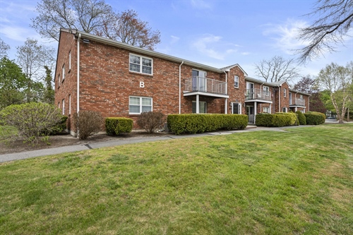 6 Kingswood Dr 11B,  Abington, MA 02351