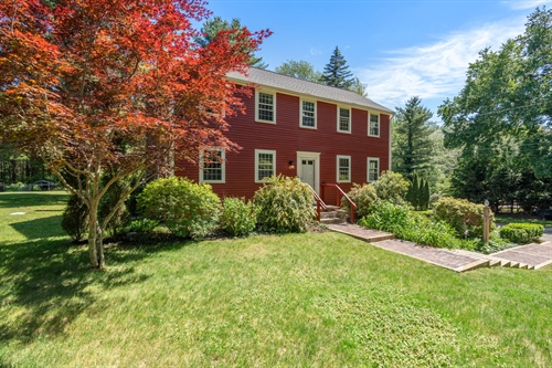 128 Fruit St,  Hopkinton, MA 01748