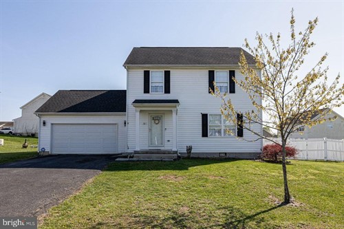 32 Huttons Vireo Dr,  Martinsburg, WV 25405