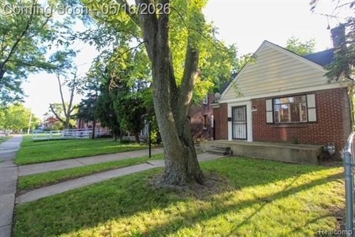 9737 E Lakepointe St,  Detroit, MI 48224