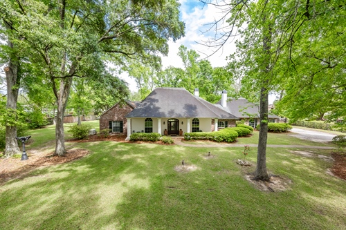 13407 N. Amiss Road,  Baton Rouge, LA 70810