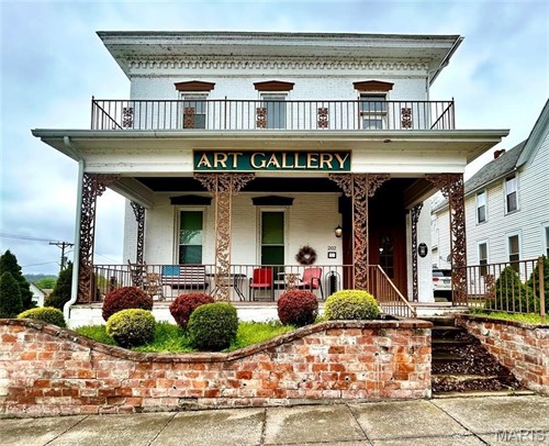 202 N 3rd St,  Louisiana, MO 63353
