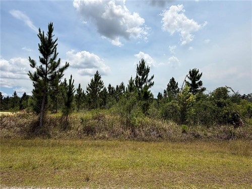 219 Magnolia Dr,  Indian Lake Estates, FL 33855