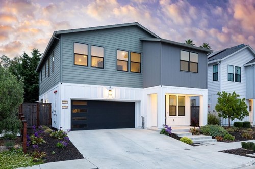 2215 Versaro Dr,  Santa Rosa, CA 95403