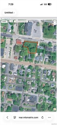 201 E Clay St,  Troy, IL 62294