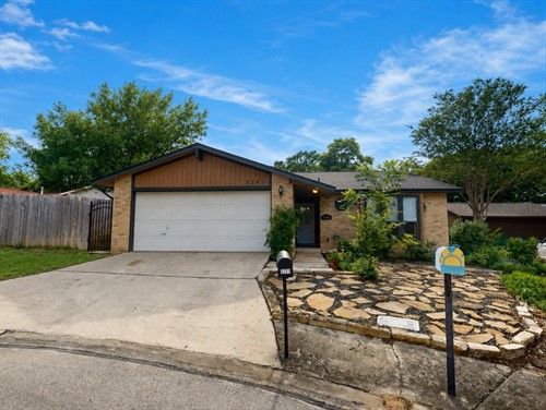3201 Thrush Bend St,  San Antonio, TX 78209