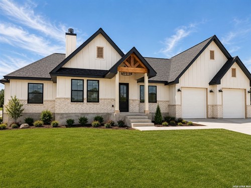 120 Ash Pkwy,  La Vernia, TX 78121