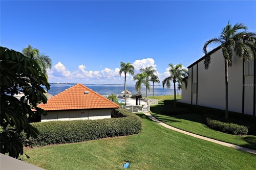 103 1st St E Apt 113,  Tierra Verde, FL 33715