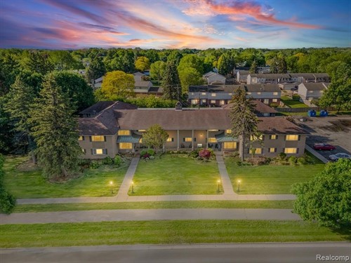 2245 Walton Blvd Unit 56,  Rochester, MI 48309