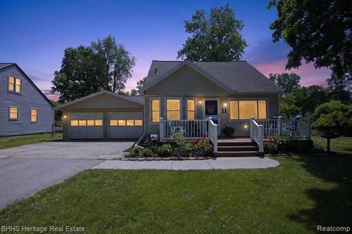 242 Monroe St,  Webberville, MI 48892