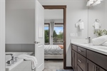 45-8O2A4600