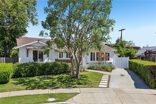 16729 Archwood,  Lake Balboa, CA 91406