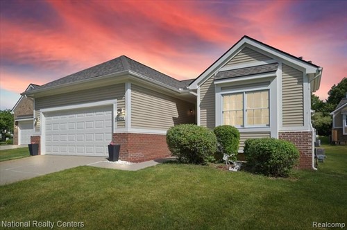 31055 Seneca Ln,  Novi, MI 48377