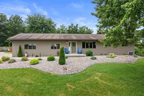 4591 Kennedy Rd,  Cottage Grove, WI 53527