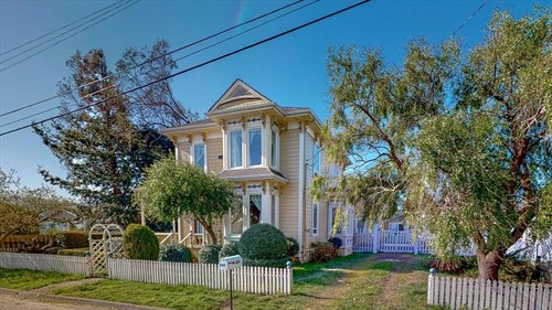 1337 Lincoln St,  Ferndale, CA 95536