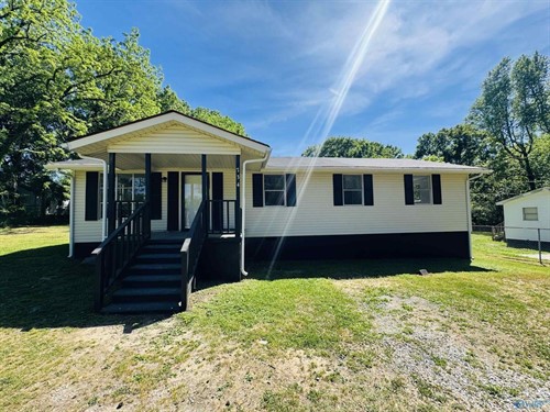 734 Morrow St NE, Hartselle, AL 35640