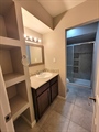 Modern and renovated 2nd Full Bath!