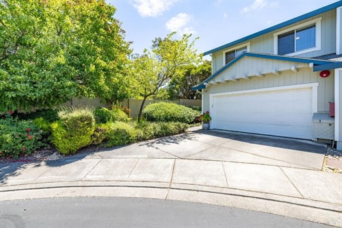 39 Meridian Cir,  Rohnert Park, CA 94928