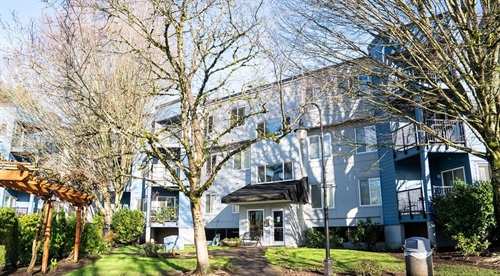 8720 SW Tualatin Road,  Tualatin, OR 97062