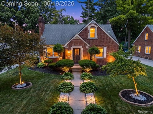 16216 Burgess,  Detroit, MI 48219