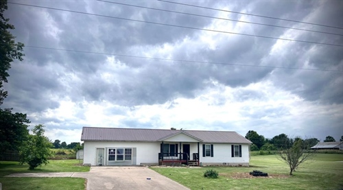 323 State Road AE,  New Bloomfield, MO 65063