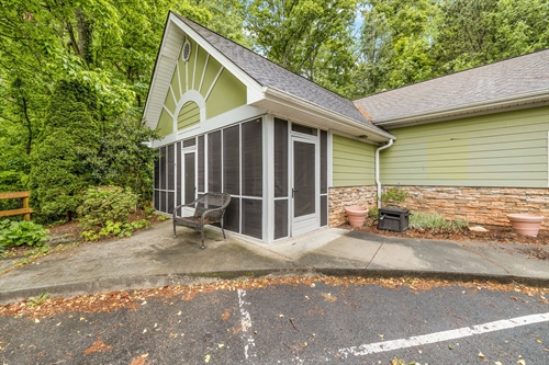 364 Weaverville Road,  Asheville, NC 28804
