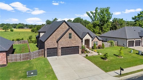 1010 Huntleigh Dr,  Bentonville, AR 72713