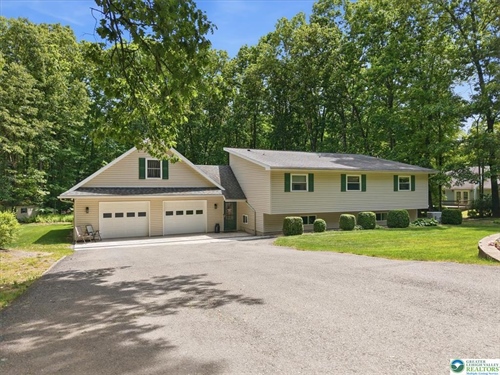 209 Manor Lane E,  Mahoning Township, PA 18235
