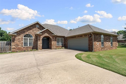 258 Sundown Dr,  Farmington, AR 72730