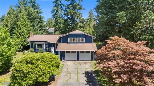 901 153rd Pl SW,  Lynnwood, WA 98087