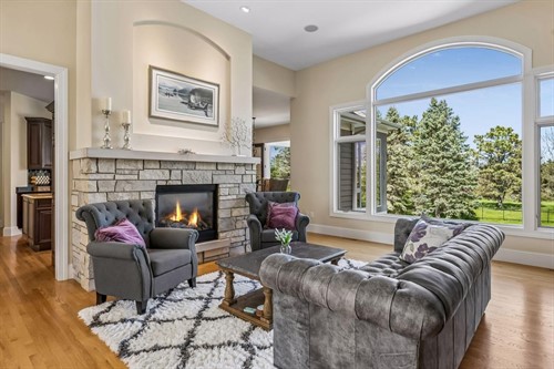 3595 Rae Ln,  Woodbury, MN 55125