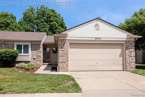 45630 White Oak Dr,  Shelby Township, MI 48315