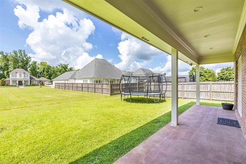 14524 Oak Path Dr,  Prairieville, LA 70769