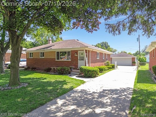 8936 Merriman Rd,  Livonia, MI 48150
