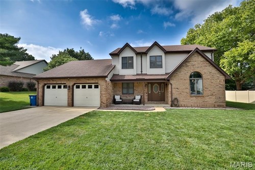 138 Holly Tree Ct,  Glen Carbon, IL 62034