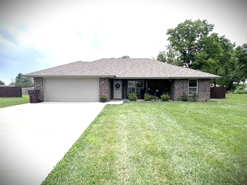 133 Park St.,  New Bloomfield, MO 65063