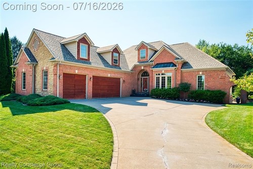 16366 Carrie Ln,  Fenton, MI 48430